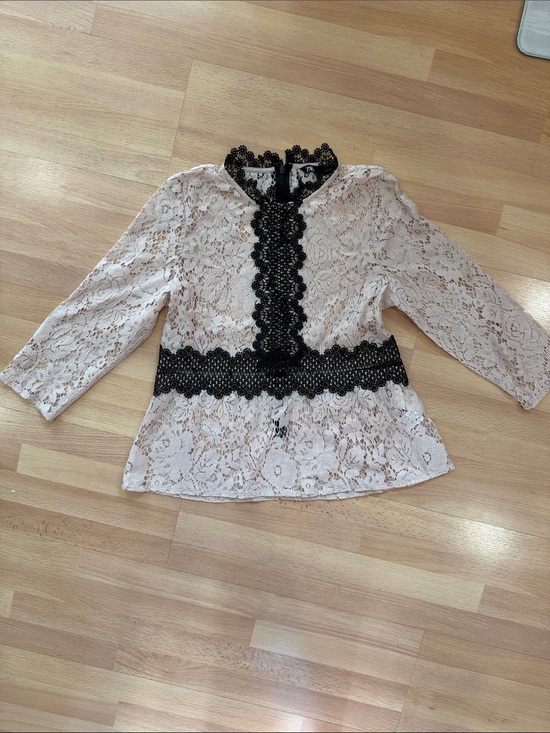 Zara Tops - ZARA top size XS lace high neck cream black peplum runs small in my opinion